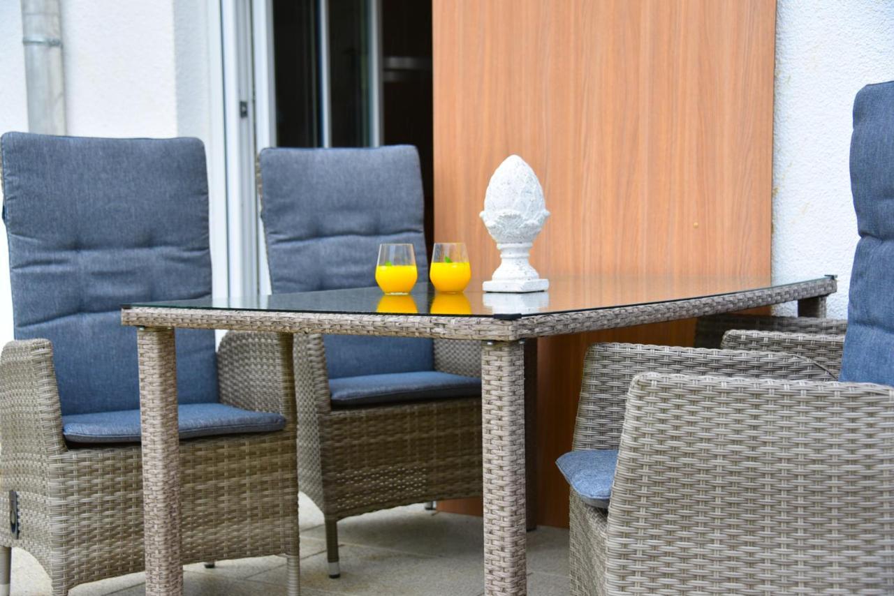 Ferienwohnung Antike&Modern Deluxe 2 mit Terrasse Leipheim Exterior foto